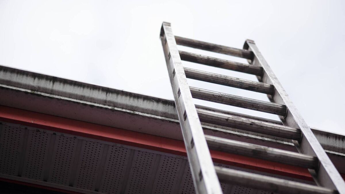 Read more about the article A contractor fell off a ladder on my farm